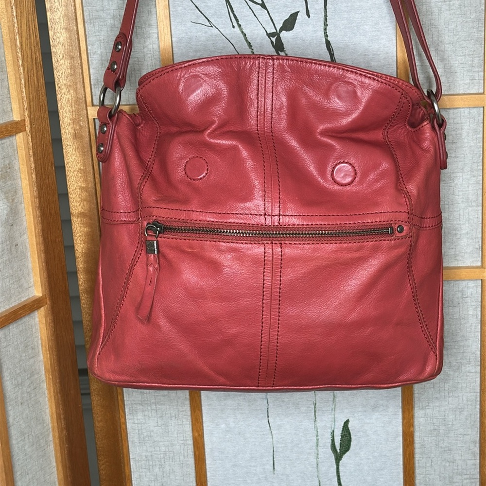 The SAK magnetic Flap Crossbody - Rich Dark Pink